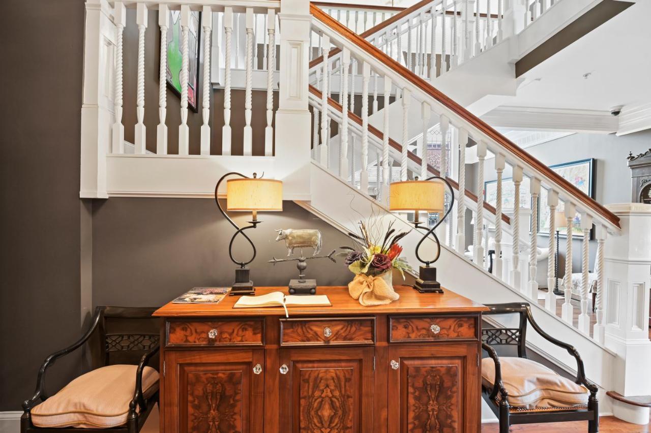 The James Madison Inn Екстер'єр фото