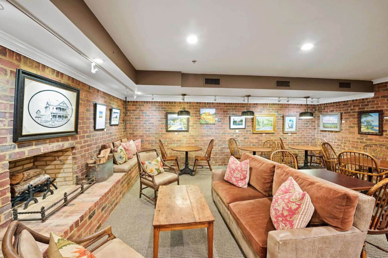 The James Madison Inn Екстер'єр фото