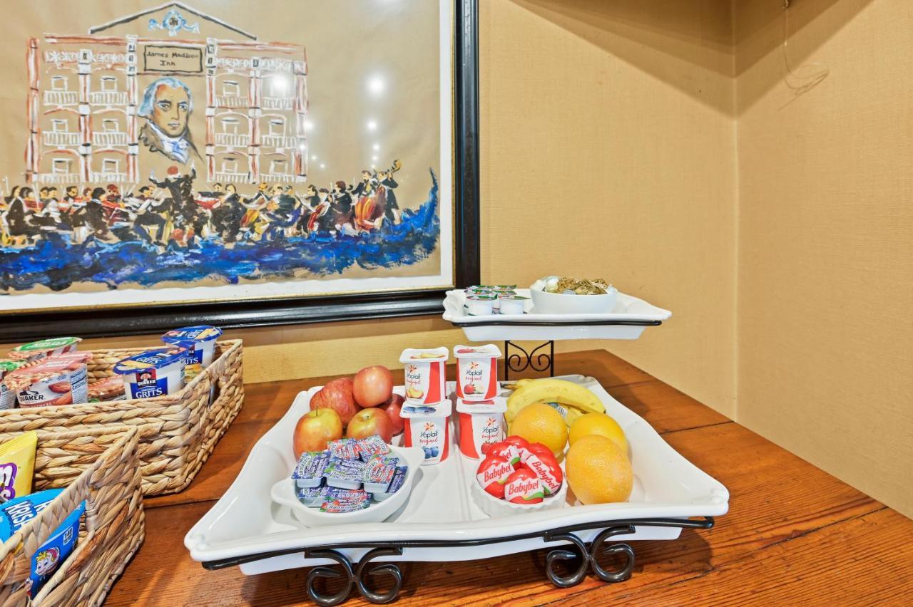 The James Madison Inn Екстер'єр фото