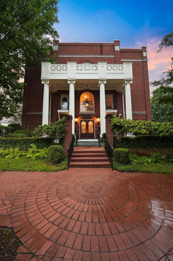 The James Madison Inn Екстер'єр фото