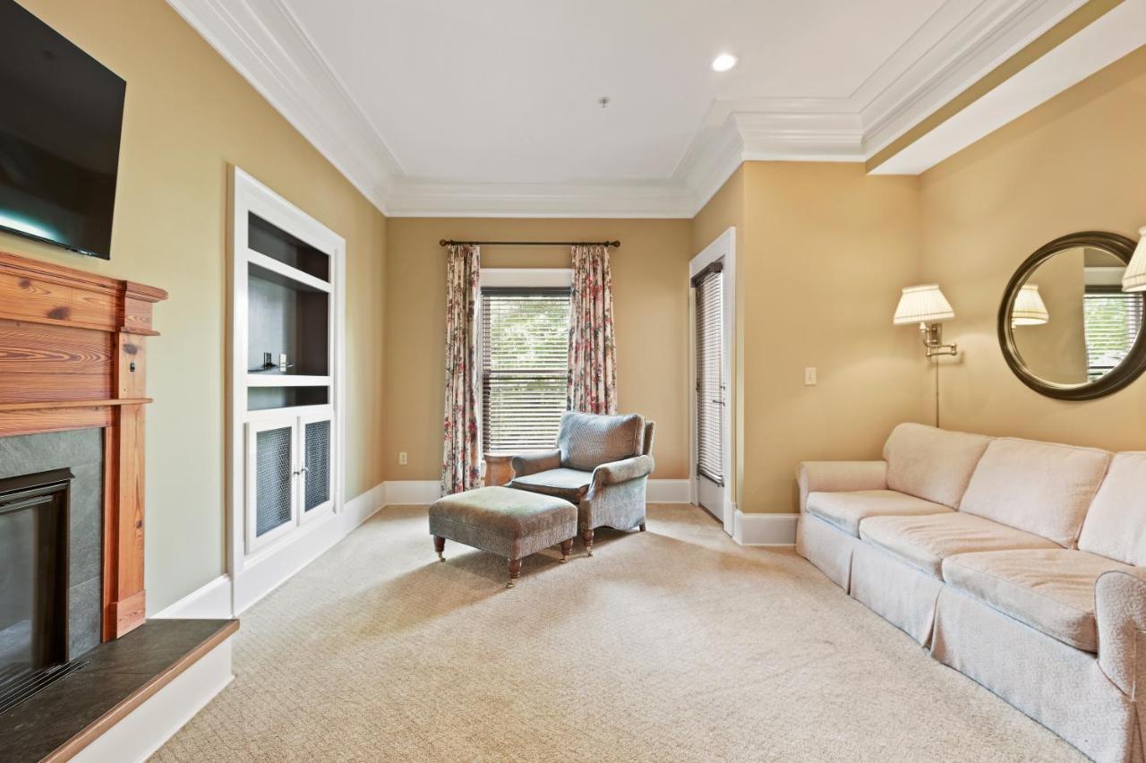 The James Madison Inn Екстер'єр фото